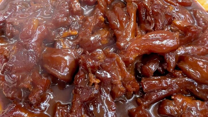 These chewy, sticky beef tendon noodles mixed with rice are so fragrant they’re mind-blowing—no wond