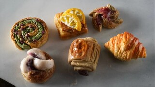 [Miniatur] Miniatur roti dari tanah liat