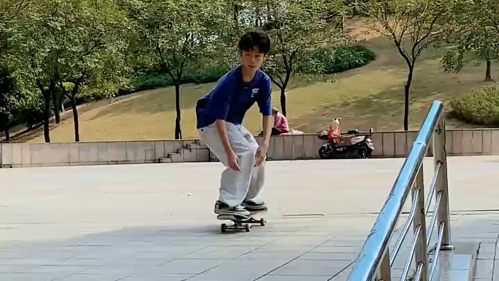 The skateboard I won by getting five 6s was thrown away @SkateboardXuanXuan