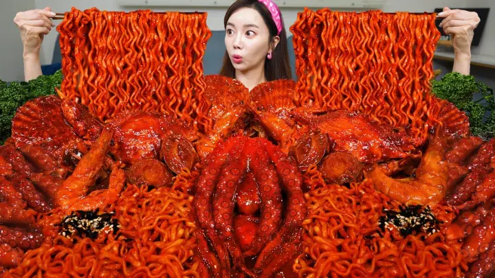 불닭 🔥 문어 낙지 해물 볶음면 🐙 Spicy Buldak Sauce Octopus Seafood Boil & Korean Ramen Mukbang ASMR Ssoyoung