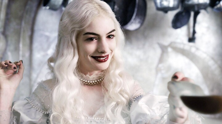 Cảnh cắt Emma Frost siêu nét | Đề nghị lưu lại