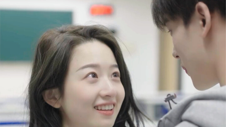 Diệu: Nói ai là bảo vật thế giới, chẳng phải là tôi sao? Tây Thi: Đương nhiên là rồi, ngốc ạ!