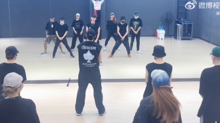 赵泳鑫《con calma》 练习室版本 （小波老师微博）