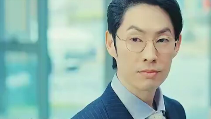 لا تُقْبِلْ أبدًا على استفزاز النمر المبتسم!