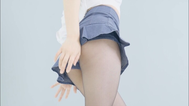 سراويل الجينز القصيرة الوهم