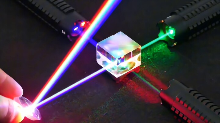 "Keindahan khas dari pembiasan cahaya"