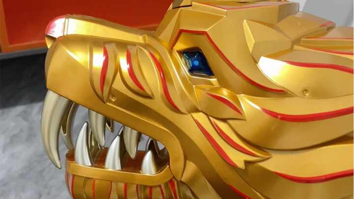 I couldn’t resist unpacking the Children’s Day gift I’d carefully prepared for my little nephew earl