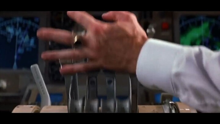 Tom Cruise bị NTR trong chính nhiệm vụ của mình