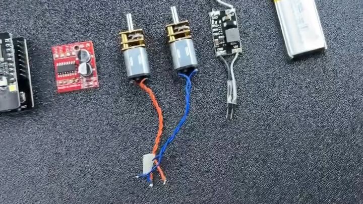 I Built a Mini WiFi Camera Tank