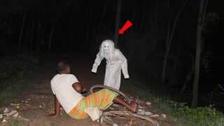 ปฏิกิริยาที่น่ากลัวจริง Ghost Prank 2021 ผีจริงเล่นตลกในที่สาธารณะ พยายามอย่าหัวเราะ