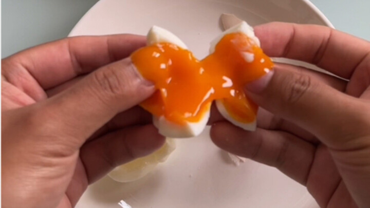 Có những người bề ngoài trắng trẻo, sạch sẽ nhưng bên trong thì đen tối đến chảy mỡ — bạn có người b