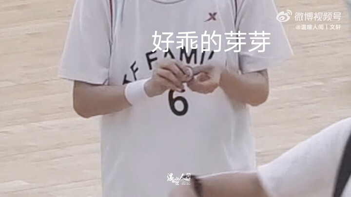 You’ve gotta hand in your cute Q-version MVP badge yourself! Bowl-and-basin Wen Xuan Zhen Ji!!!!