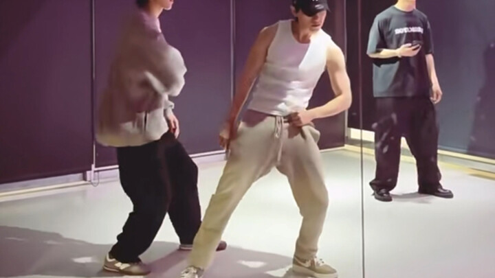 【Qiu Yuchen | Huang Hongxuan】Trouble Maker Practice Room + Official Performance】How lucky am I to ha