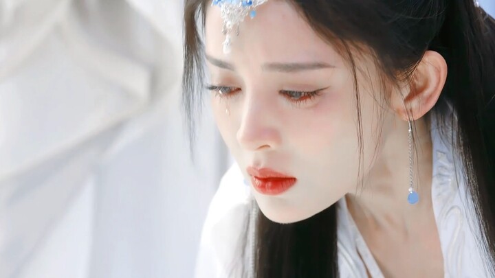 محاكمة الـ30 ثانية! كيف تبدو مشاهد البكاء التي لا تفقد فيها ملامحها تماسكها؟