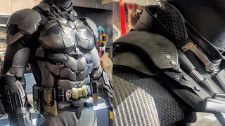 Struktur armor lunak Arkham Knight Batman yang lengkap ditampilkan. Mari bekerja sama dan membuat ke