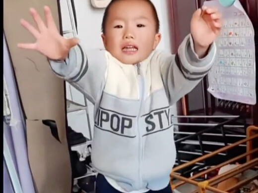 พ่อแม่ของเด็ก: ทั้งตีทั้งด่าก็ทำไปแล้ว ลูกแบบนี้จะทำยังไงได้อีก?