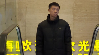 糟了 上电梯忘记等他了