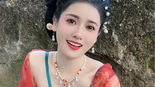 本来想以狐狸精的身份和你相处，换来的却是疏远，不装了，我是哈士奇我摊牌啦～