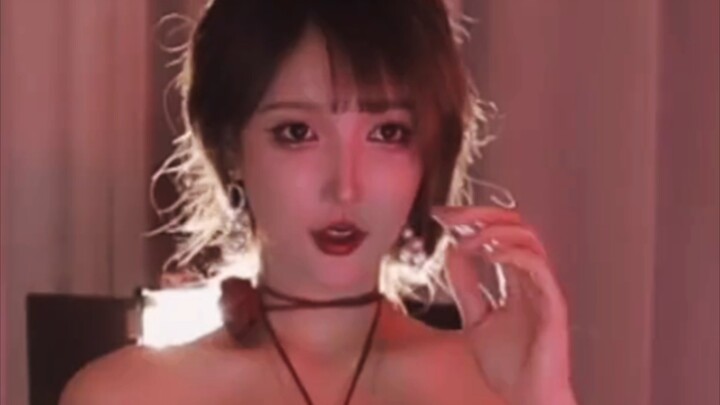 Mina's Sexy Dance (1)