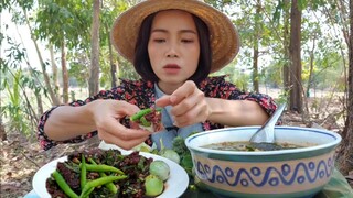 ก้อยขม อ่อมเนื้อติดมันแซ่บๆ กับบรรยากาศดีๆ ฮ้อนๆ 14/เมษายน/64