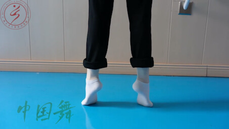 专业舞蹈生脚背练习