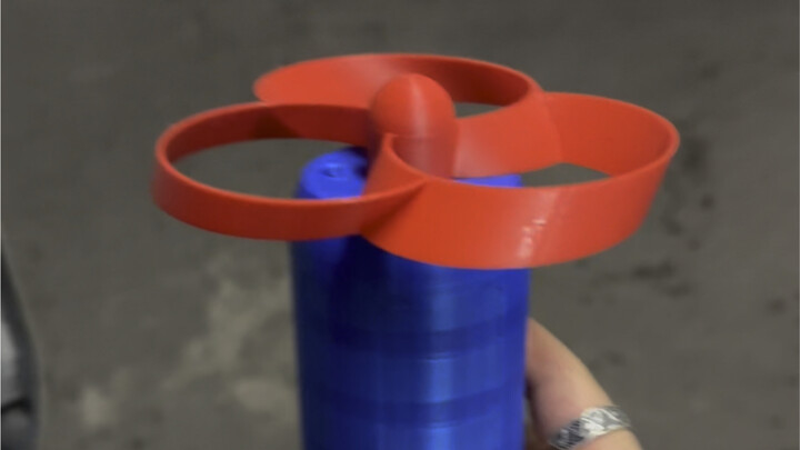 You're probably curious about what this toy of mine is, huh? Hehe, this is a super-duper giant torpe