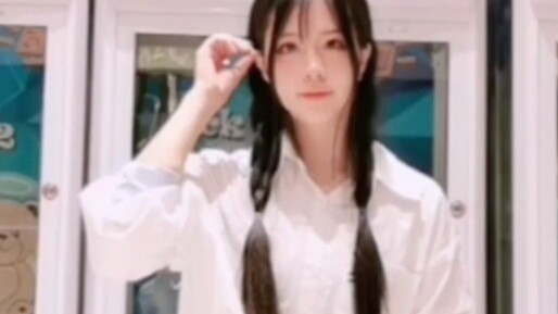 [Fat face mirror] Muscle explosion ~ Double ponytail popping girl