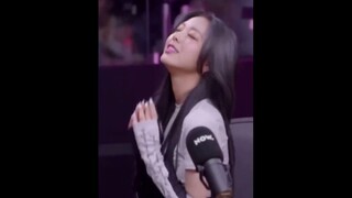 【申有娜】有娜跳 "血汗泪 - BTS" (这小孩不知道舞蹈的时候跳的都是一样的动作？)
