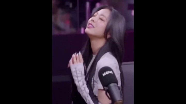 [Shin Yu-na] Yu-na nhảy theo bài "Blood, Sweat and Tears - BTS" (Đứa trẻ này không biết rằng tất cả 