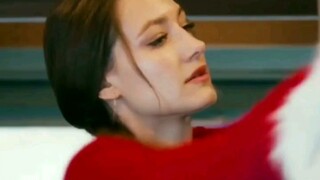 Cuộc gặp gỡ lãng mạn trên tàu: Vòng eo nhỏ này thực sự có sức mạnh