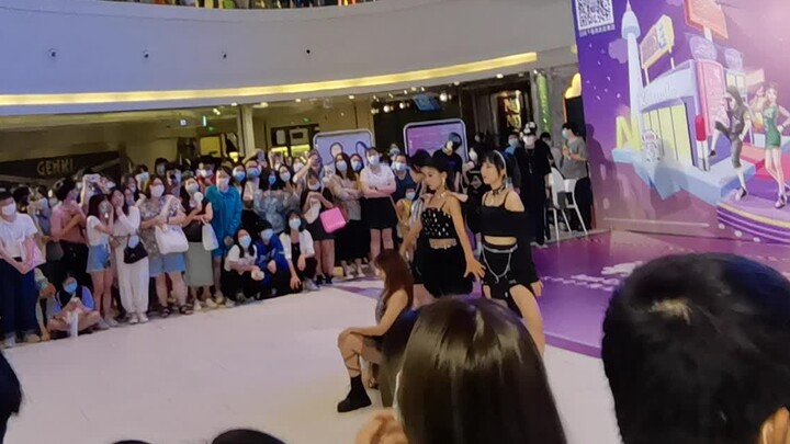 Deafening chorus next level cover (Guangzhou Sing-along Who Dances Road Show)