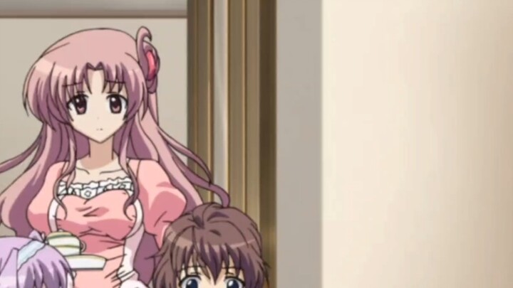 The mother gave a great assist, but the daughter was shy!