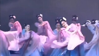白珊珊是恒大歌舞团队魂，许老板则是成就魂的人