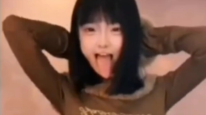 Beruang yang kesulitan ini terlalu kontras