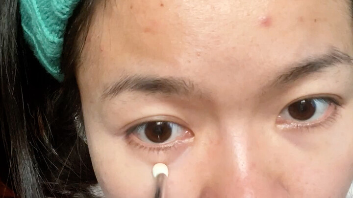 Yay!! Cuối cùng tôi cũng tạo được kiểu trang điểm mắt ưng ý!!!