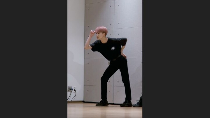【ปาร์ค จีซอง】รายละเอียดจะบอกคุณว่านักเต้นหลักสามารถเต้นได้ง่ายแค่ไหน