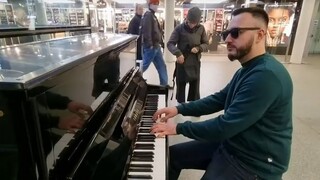 Versi piano "Pengalaman", Anda harus diam-diam menjadi yang terbaik, dan kemudian memukau penonton