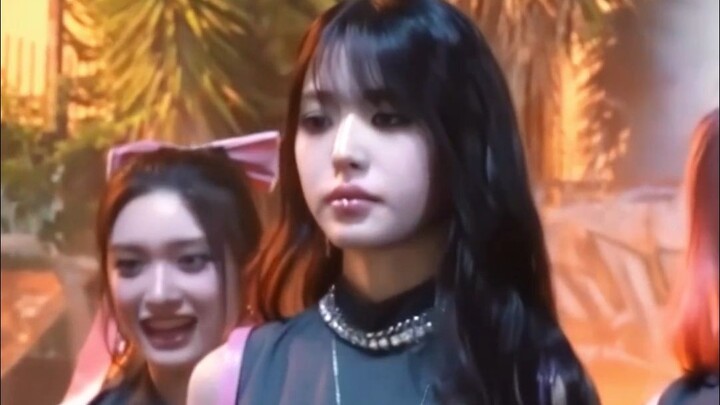 Zhang Yuanying, chồng à, lúc anh mặt lạnh thì đẹp trai cực kỳ luôn ấy...