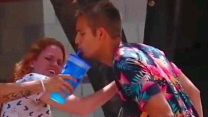 Ini benar-benar canggung banget…