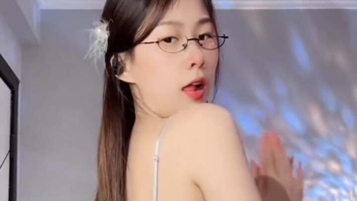 Jeans shaking on the back