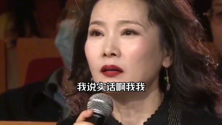 This is how a judge should be! Teacher He Saifei delivers a brilliant critique, championing the art 