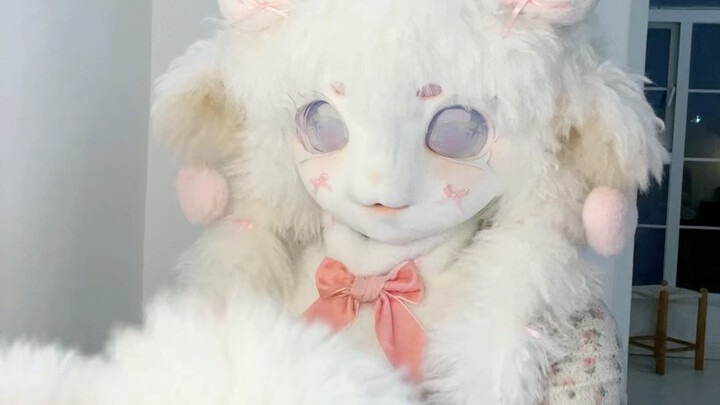 اليوم ما لبست تحتية، بلاش تهاجموني، مش هطلع الشارع وأنا لابس هيك.