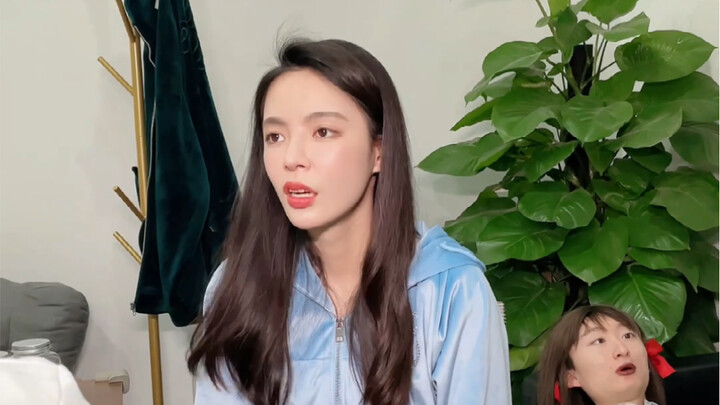 Memberi petunjuk dan menunjuk-nunjuk itu tetap berbeda kok.