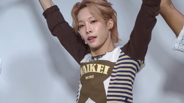 รุ่ยผู้เต้นส่วนของเสี่ยวเหล่าซื่อ ผู้พิทักษ์ศักดิ์ศรีของการเต้นหลัก