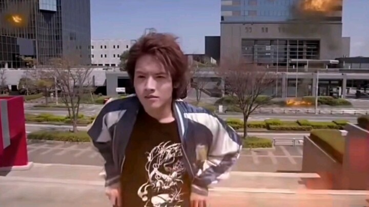 E always possesses the evil dragon behind me