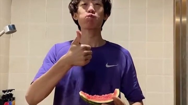 Perilaku membingungkan Zhang Guowei: Seberapa senangnya saat bermain, sebegitu malunya saat membersi