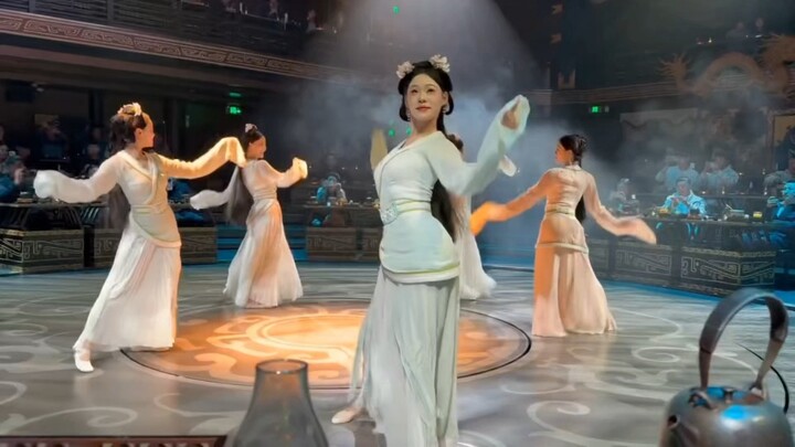 Nothing much to do today—listening to music at the entertainment venue #Zhao's Grand Banquet