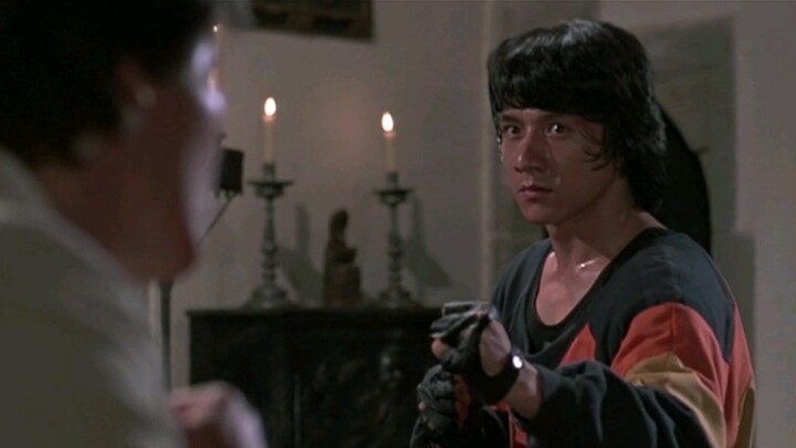 Jackie Chan's fighting scene was rated second in the top ten textbook fights by the American "Black 