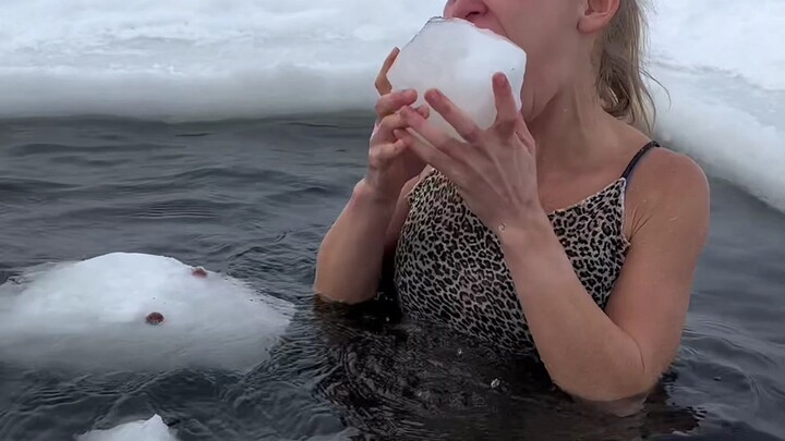 “Cuaca dingin banget, pengin makan daging nih!”