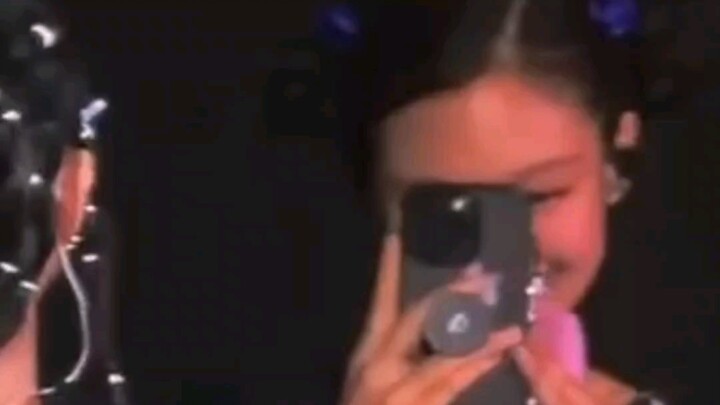 【เจนลิซ่า】ฉันไม่ใช่ผู้เชื่อมั่นในความรักอย่างแน่วแน่ แต่เมื่อฉันได้เห็นเจนลิซ่า